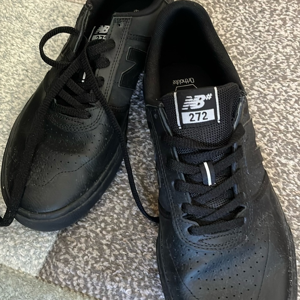 New balance 272 in all black